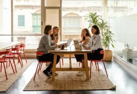 El equipo de BAOSS trabajando